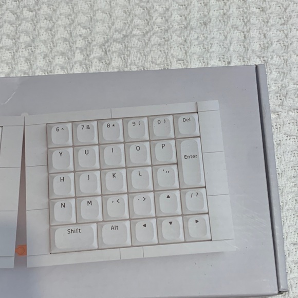 Low Profile Ergo-Split Keyboard - Picture 5 of 11